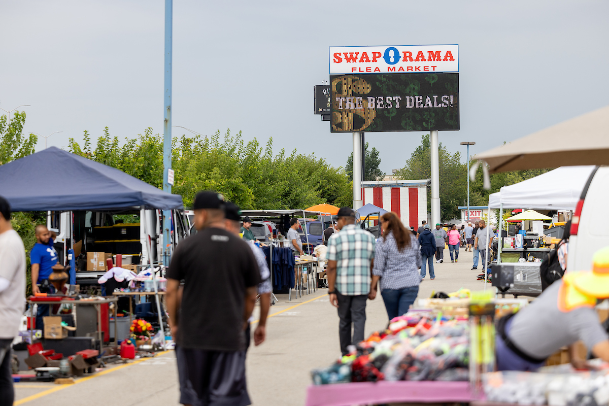 flea market shoppers